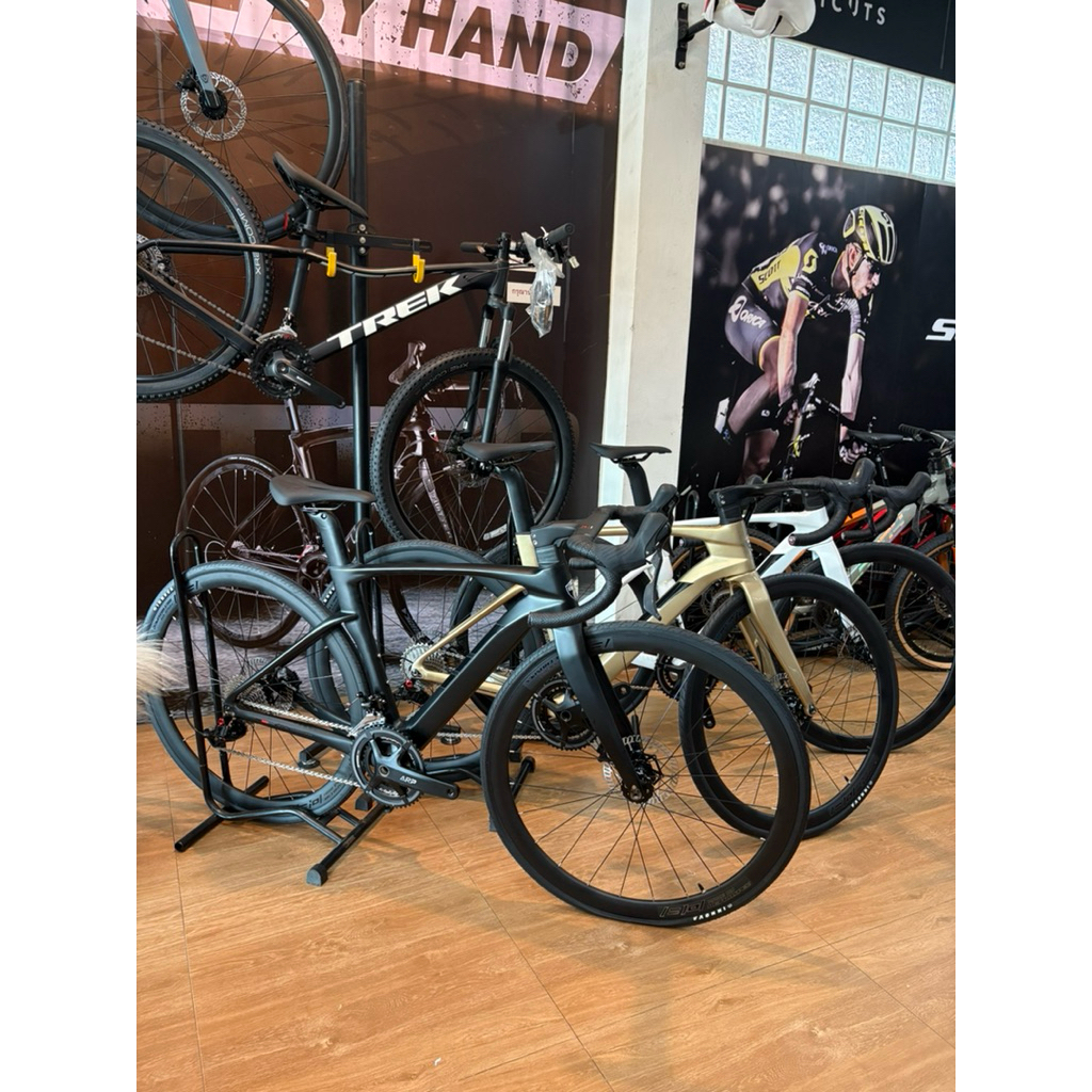 จักรยานเสือหมอบ Twitter รุ่น Cyclone เฟรมคาร์บอน