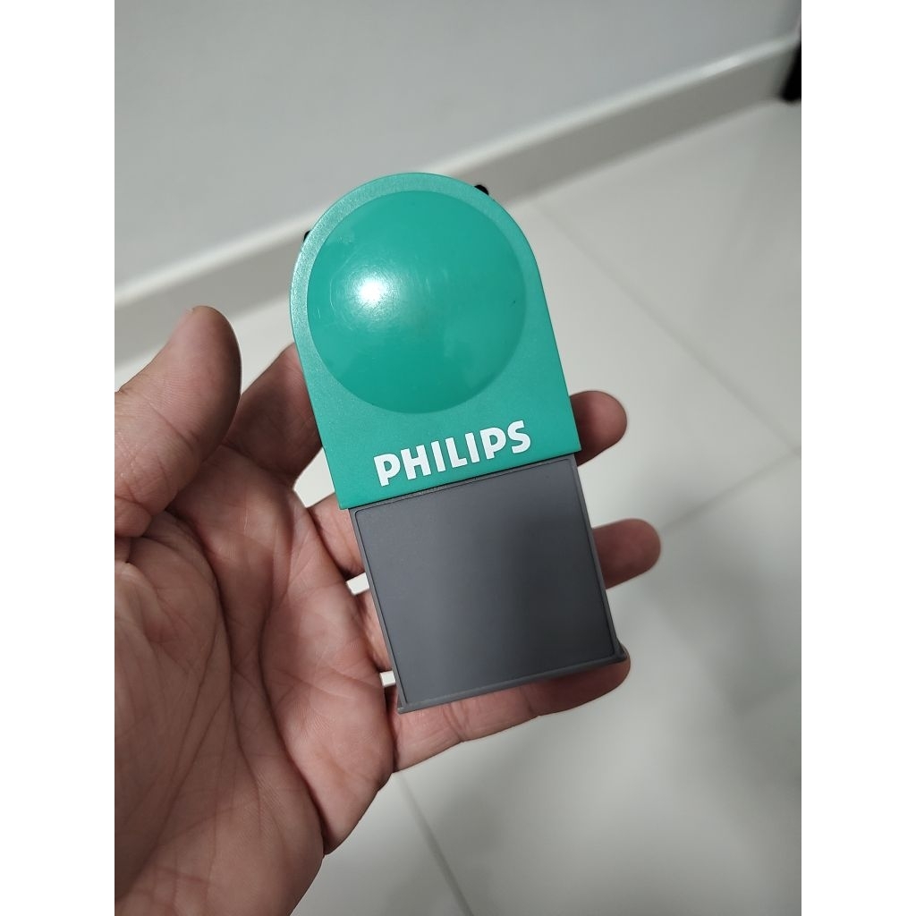 ไฟฉายห้อยคอ Philips SBC 2001 มือสอง