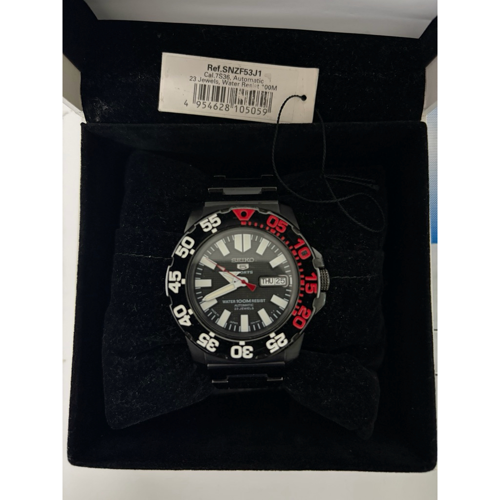 Seiko5 Mini Monster gen1 มือสองสภาพดีมากๆ ของแท้100% กล่องใบครบ ราคา 7,500 บาท