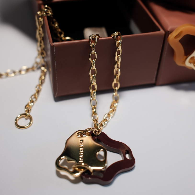 PIPATCHARA Aqua Necklace Gold (Violet)