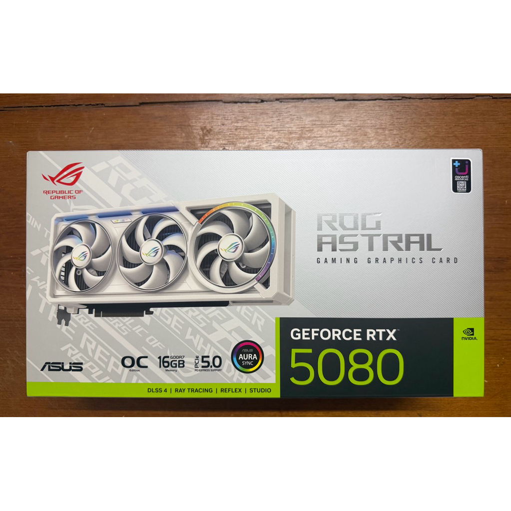 Asus RTX 5080 ROG Astral White มือ 1