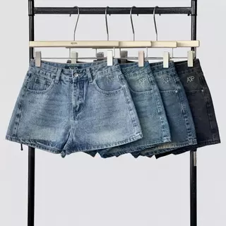 Atipashop - Leather Patch Short Jeans (#ATP604) กางเกงยีนส์ขาสั้น ดีเทลกระเป๋าหนัง