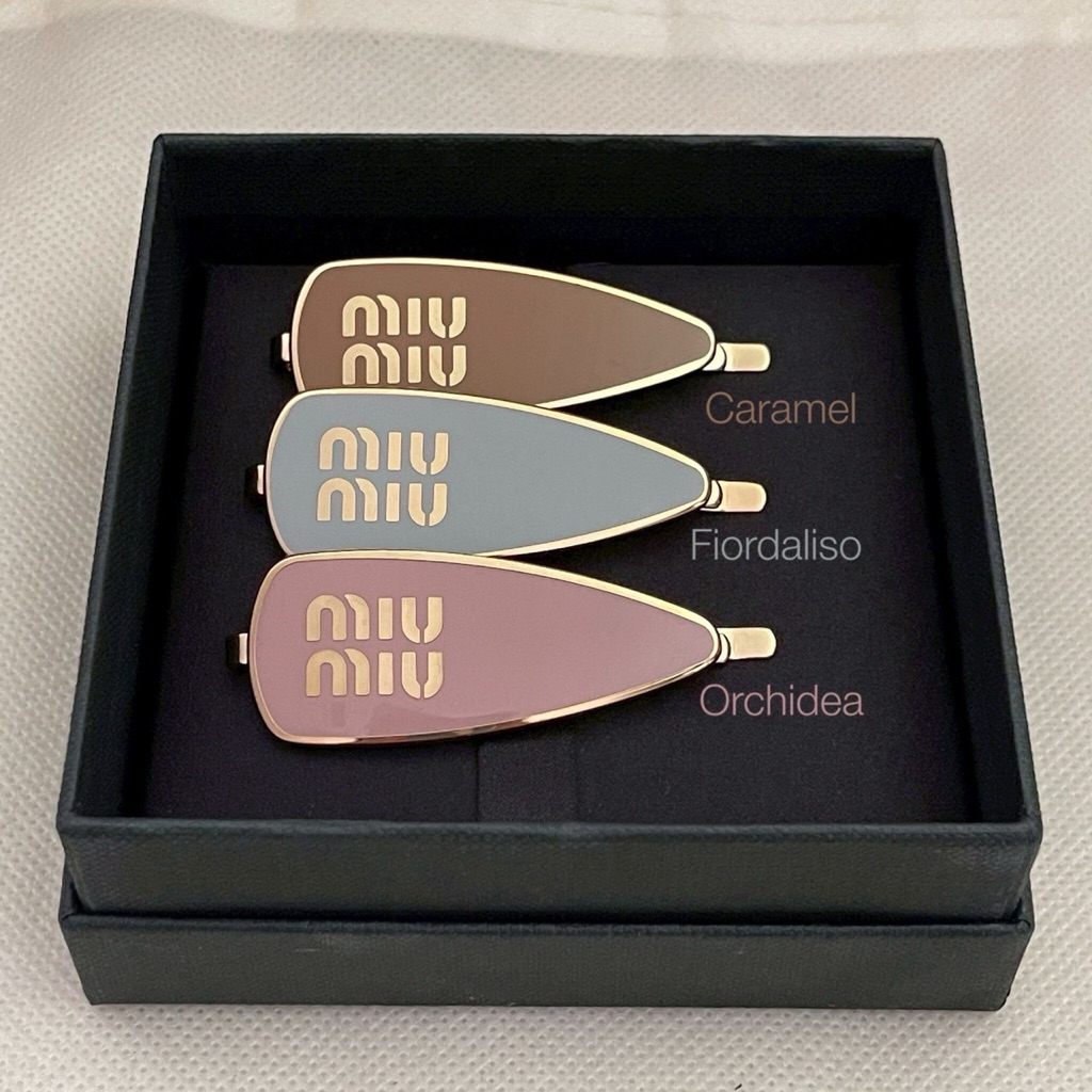 🔥พร้อมส่ง🔥กิ๊บติดผม MiuMiu Enameled Metal Hair Clip ราคาต่อ1ชิ้น
