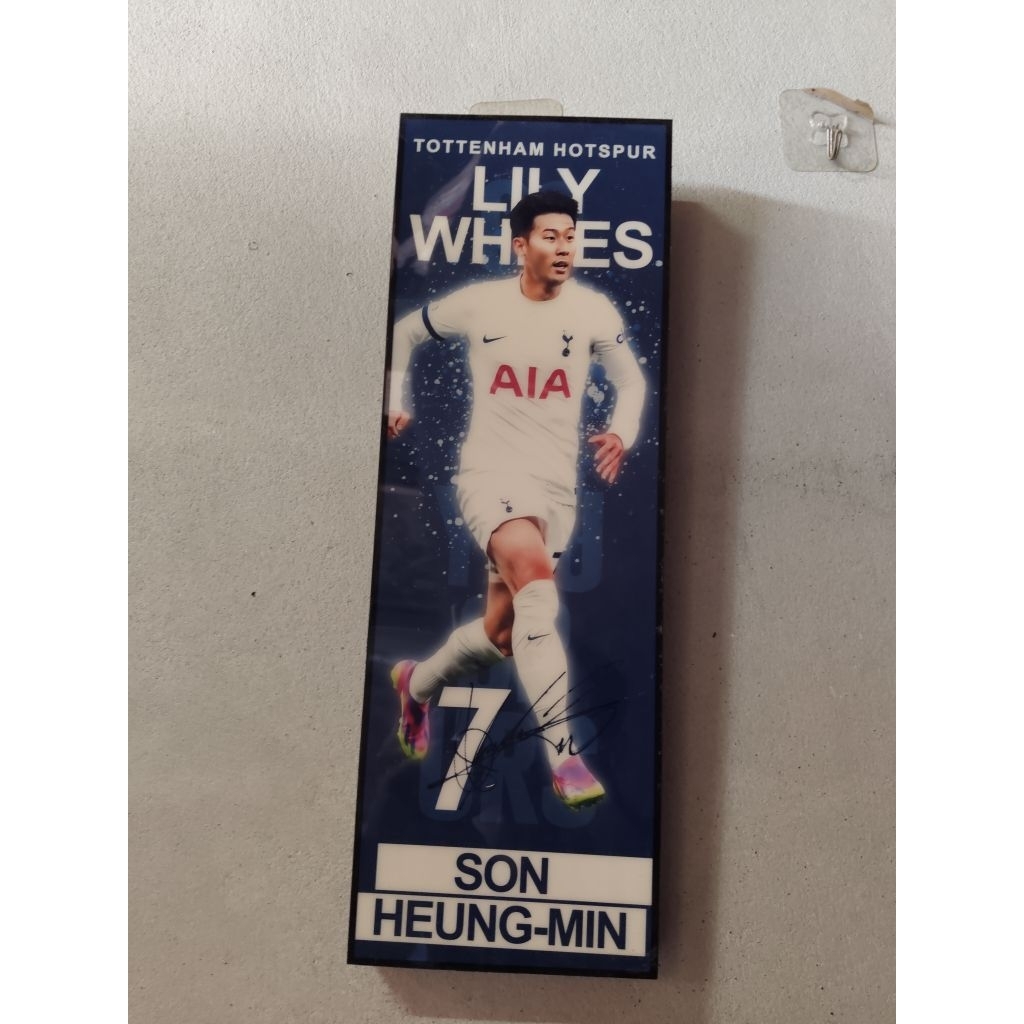 ป้าย Son Heung min ติดผนังห้องผนังบ้าน