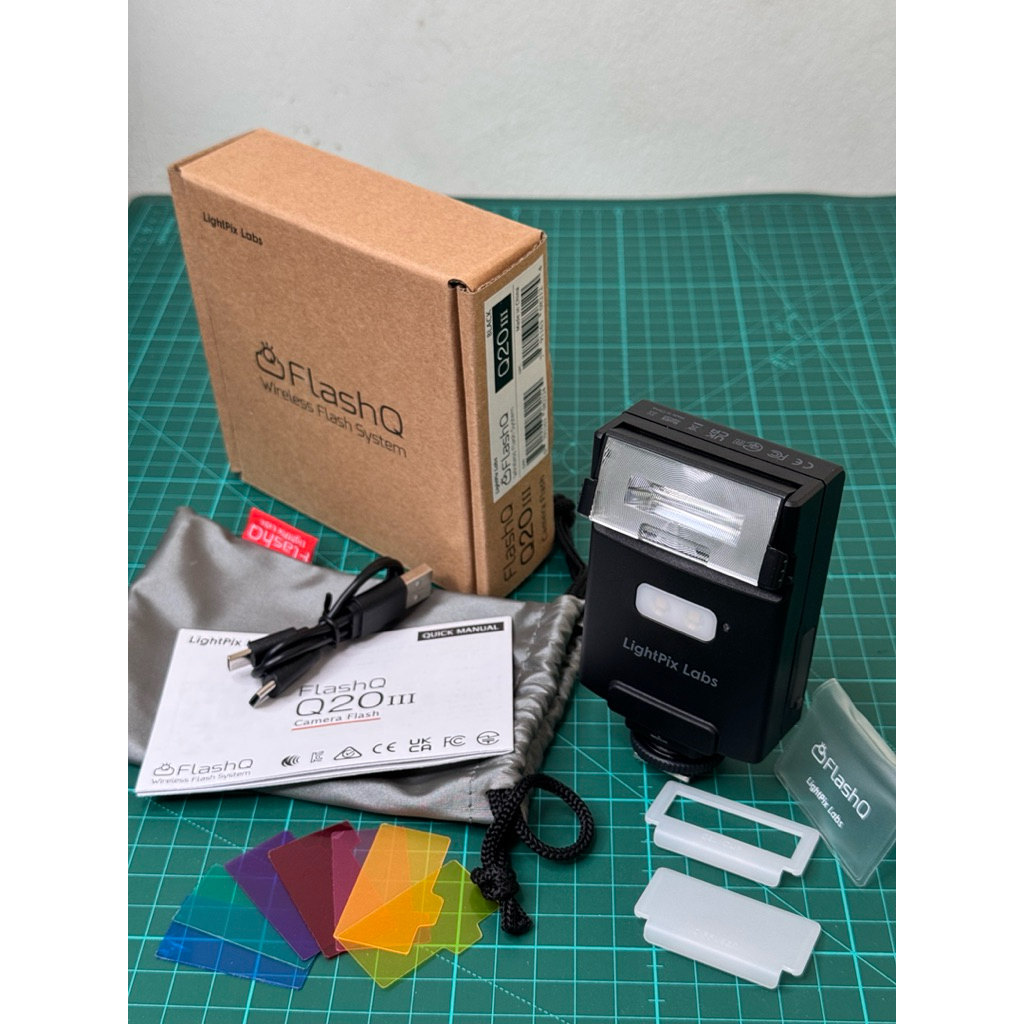 FlashQ Q20III LightPix Labs (รุ่น3ล่าสุด) รองรับ Ricoh GR3 GR4 ทุกรุ่น แฟลช+ทริคเกอร์ สภาพใหม่มาก อุ