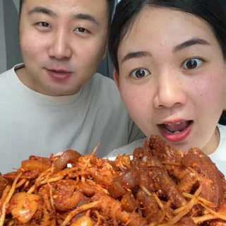 ตีนไก่ดองรากชูเผ็ดหอมนัว 500 กรัม