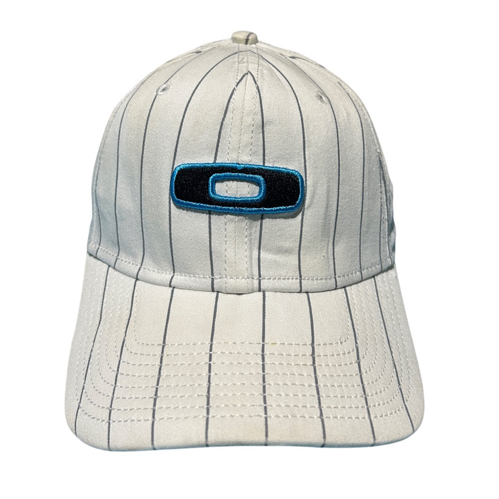 หมวกแก๊ป Oakley new era มือสอง