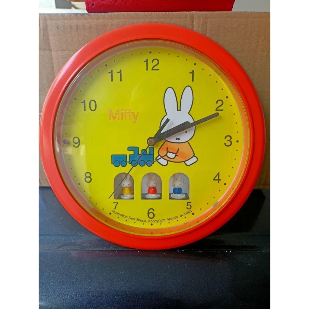 นาฬิกาMuffyแขวนผนังส่งเสียงเพลงทุกชั่วโมง