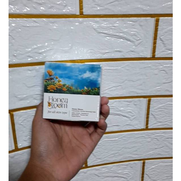 Honey Bloom Hywhite Renewing Cream ฮันนี บลูม ไฮไวท์ รีนิววิ่ง ครีม 1กระปุก 10 กรัม