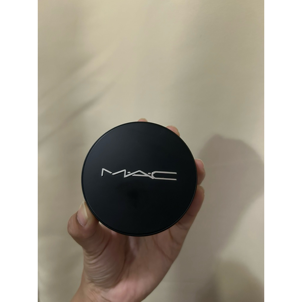 ส่งต่อ NC25 แป้งผสมรองพื้น MAC Studio Fix Powder Plus 12g คุมมันยาวนาน 24 ชั่วโมง