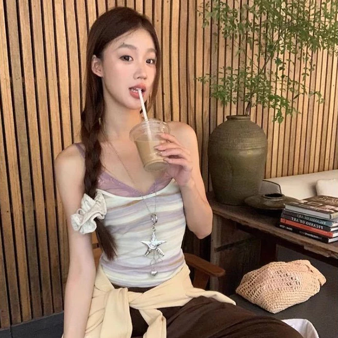 พร้อมส่งในไทย** เสื้อสายเดี่ยวซับลูกไม้ด้านบน มีฟองน้ำ สายปรับขนาดได้ ผ้าร่องยืด Y311