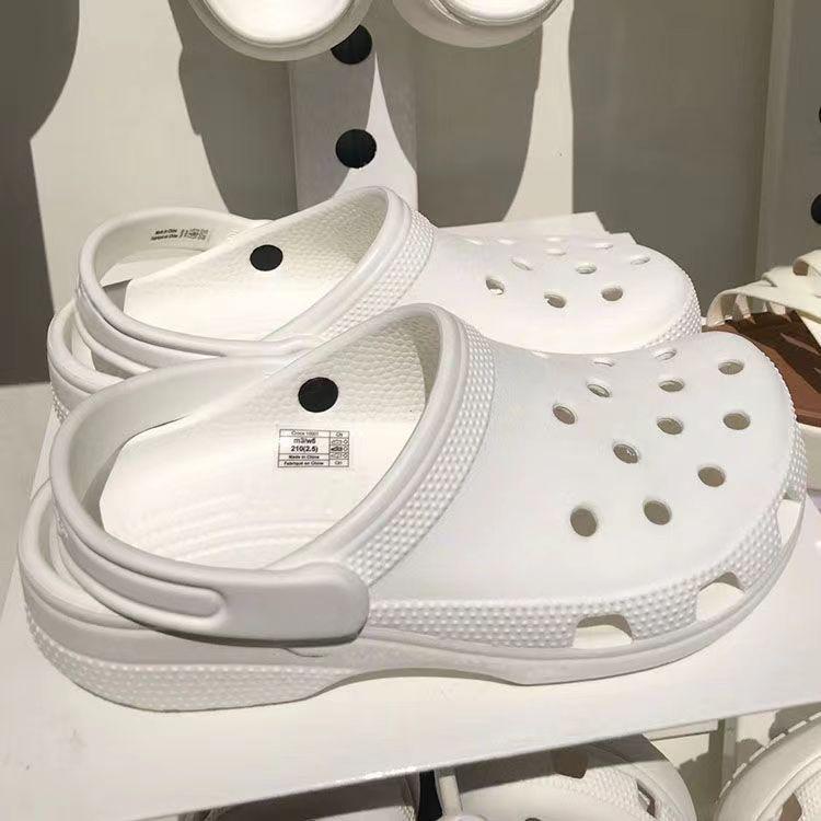 (สินค้าแท้)CS รองเท้าลำลองผู้หญิง CLASSIC PLATFORM CLOG รองเท้าส้นสูงแบบก้นหนา รุ่น 2067502Y2 - BONE