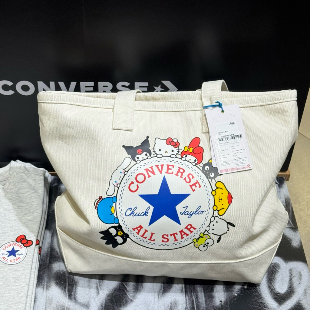 (ราคาหิ้ว) CONVERSE X Hello Kitty And Friends กระเป๋าผ้า Hello Kitty And Friends Tote ขนาด 16.5 นิ้ว