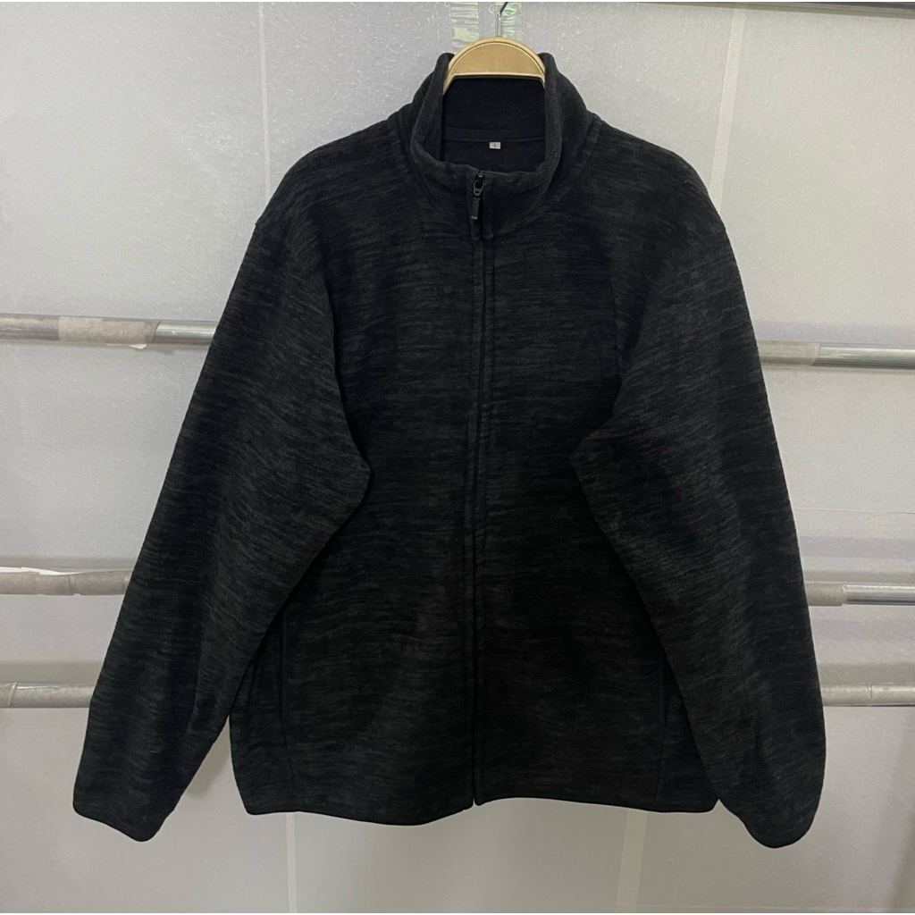 รหัส  698🍊 เสื้อแจ็คเก็ตผ้าฟลีซ (Fleece Jacket) แบบมีซิปหน้าและคอตั้ง ซึ่งเป็นสไตล์ที่ได้รับความนิยม
