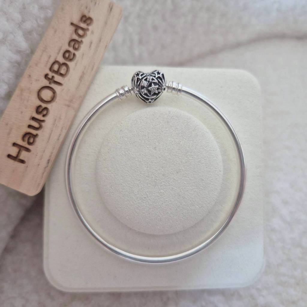 ⭐️ NEW ของแท้ 100% พร้อมกล่อง+ถุง ⭐️ Celestial Heart Clasp Bangle