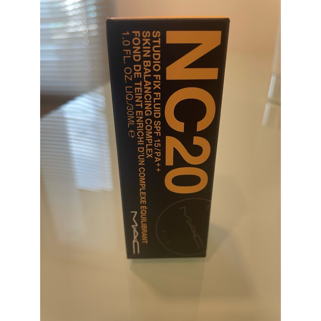 รองพื้น studio fix fluid 30ml NC20