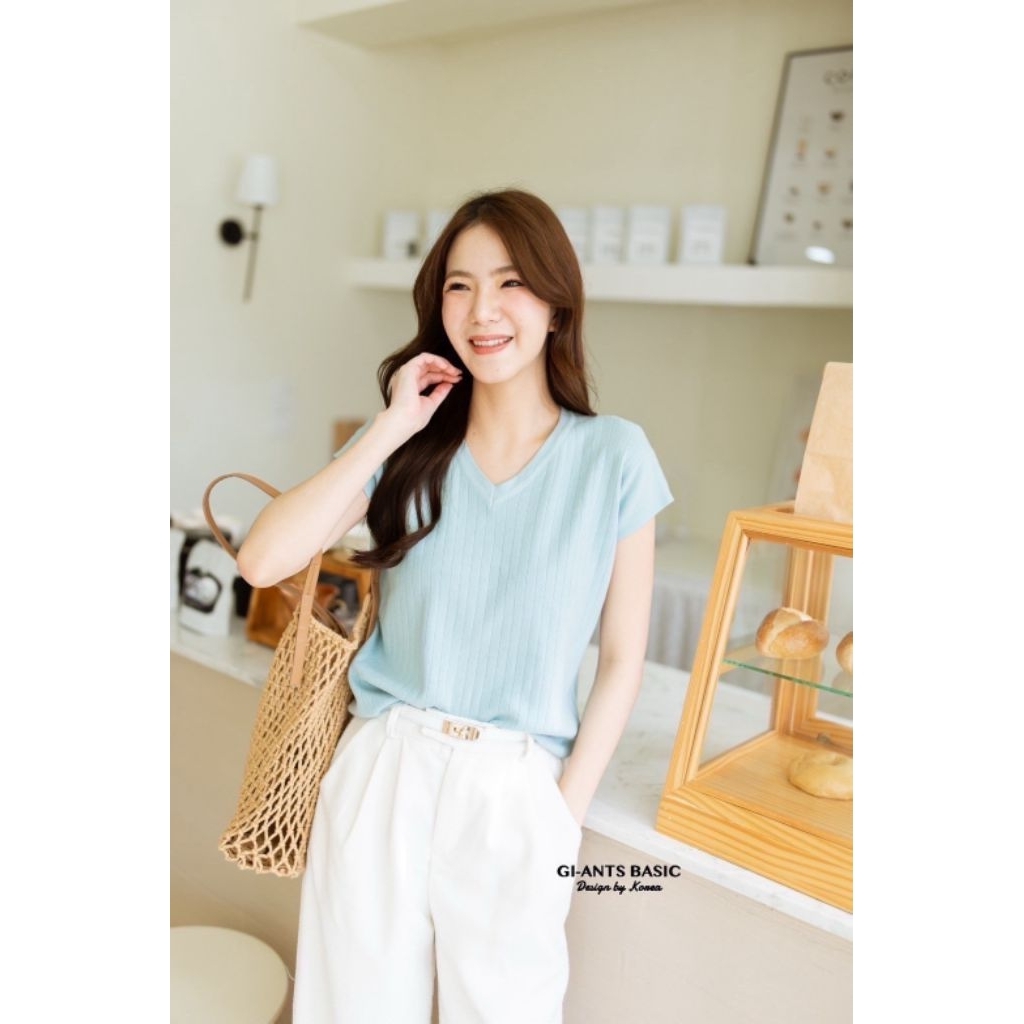 เสื้อไหมพรมไหล่ล้ำ ผ้านุ่ม ใส่สบาย💫🎉