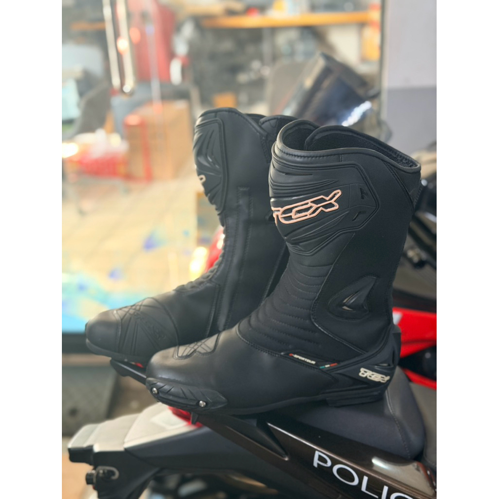 รองเท้าการ์ดขับมอเตอร์ไซค์ tcx s-sportour มือสอง ไซด์ 46