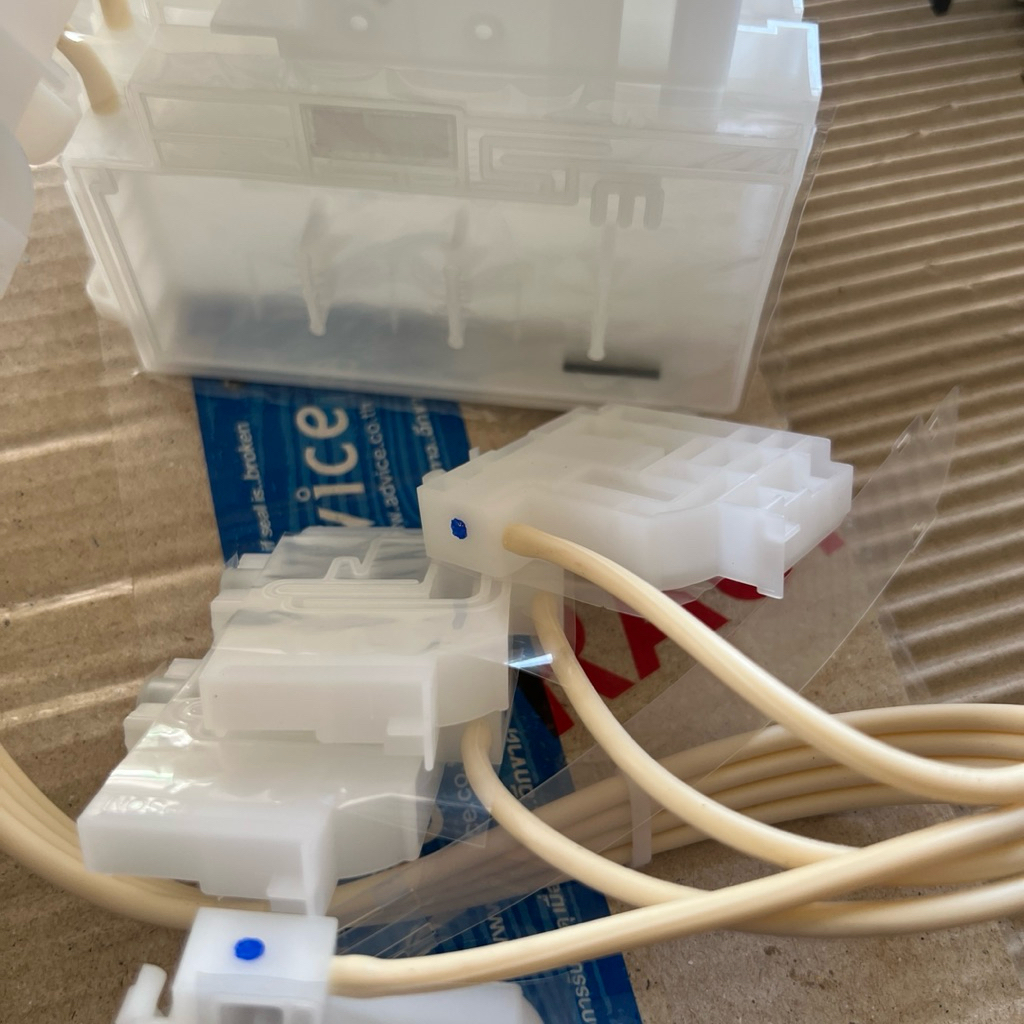 l3210 l3250 แทงค์หมึกของใหม่สินค้าจากการชำระแยกอะไหล่ของใหม่ของแท้แน่นอน