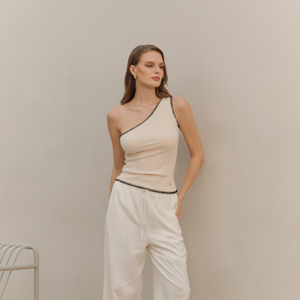 Withit One-shoulder stitch top with W round shape hardware เสื้อปาดไหล่แขนกุดปักขอบ - TPW02735