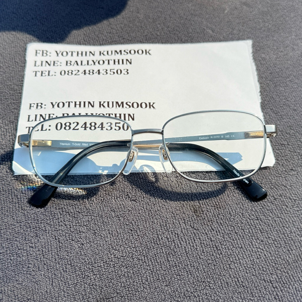 กรอบแว่นตา Rodenstock R0272 12KGF วัสดุ titanium กรอบสีเงิน ขาแว่นสีเงินดำ สภาพตัวมีสวย ส่วนงานขามีส