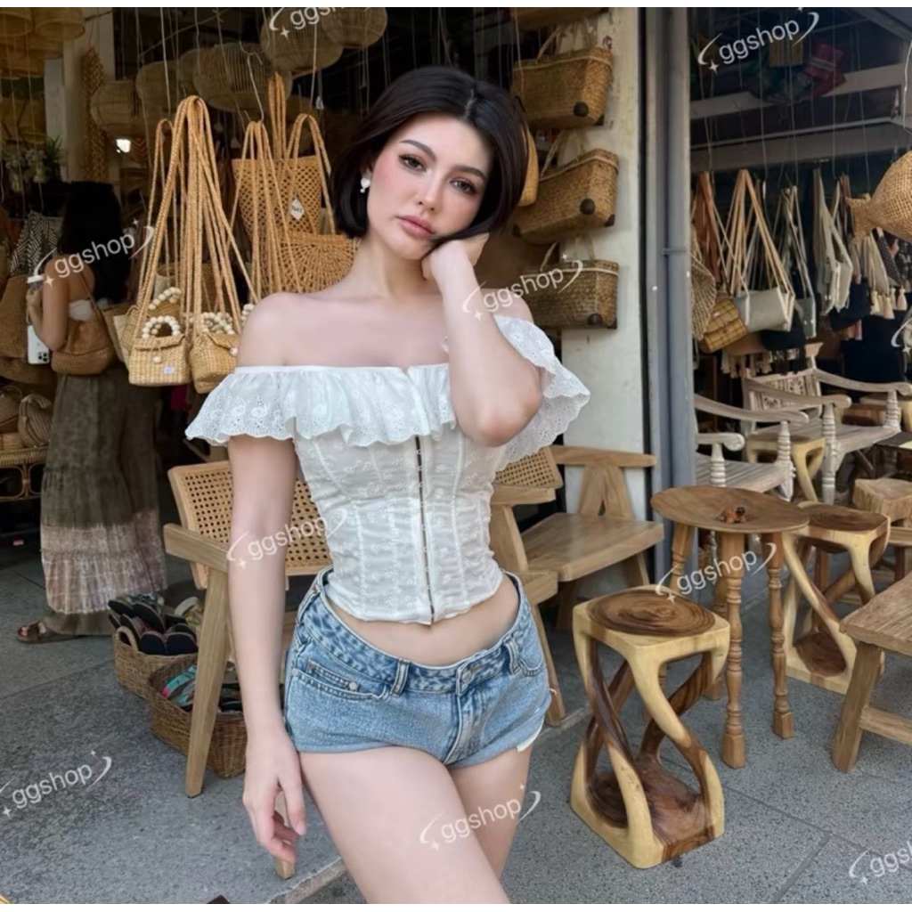 มือ1 ไซส์ M ส่งต่อเสื้อคอร์เซ็ต ปาดไหล่แห่งปี ใส่ปาดไหล่หรือไม่ใส่ ปาดไหล่ก็สวยปัง ggshop ส่งฟรี