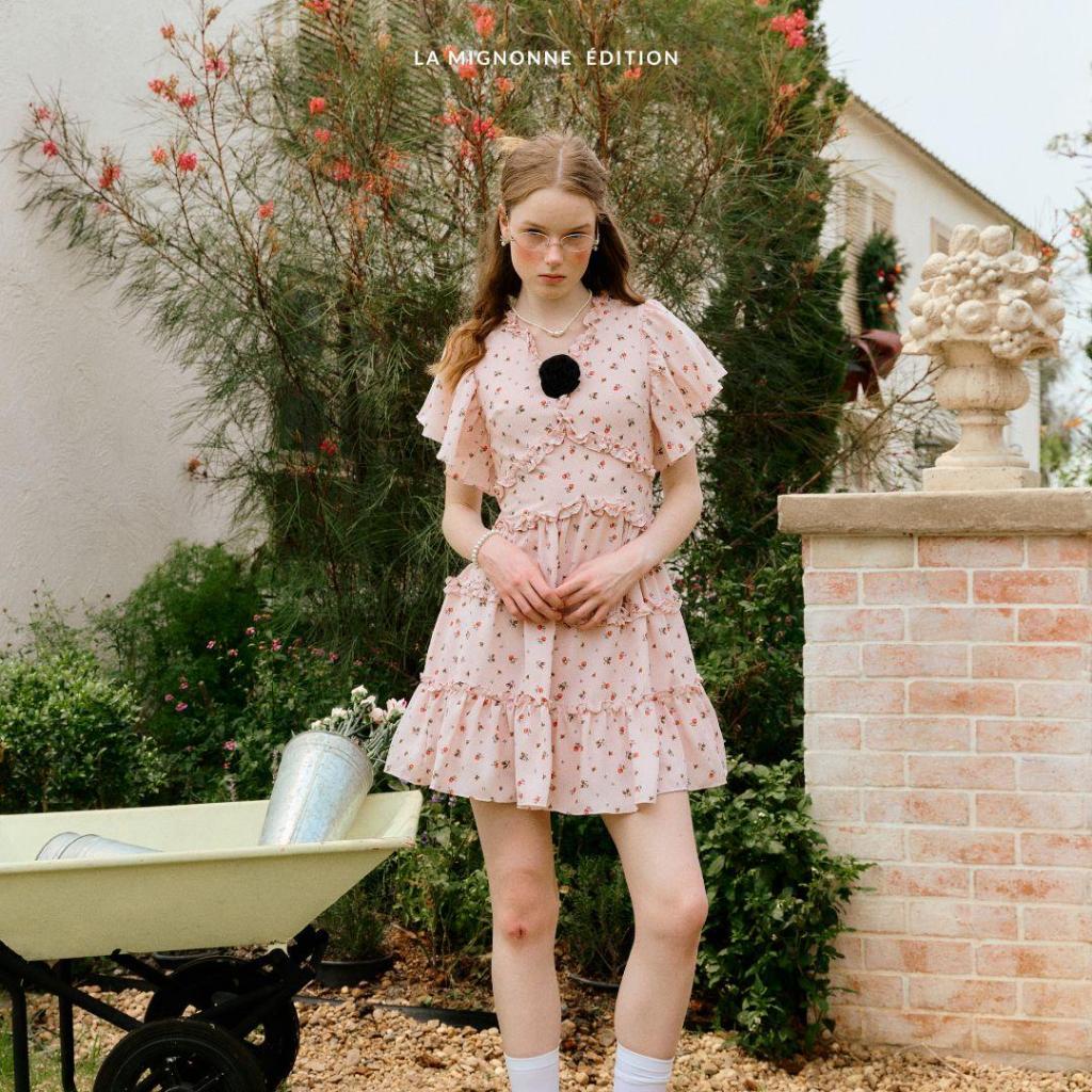 La Mignonne (XS-3XL) Zoey Irene Dress เดรสใส่ทำงาน ใส่เที่ยว ดีเทลล์ลายดอกกุหลาบ มีเข็มกลัดดอกไม้แถมแยก ใส่แล้วน่ารักสุด