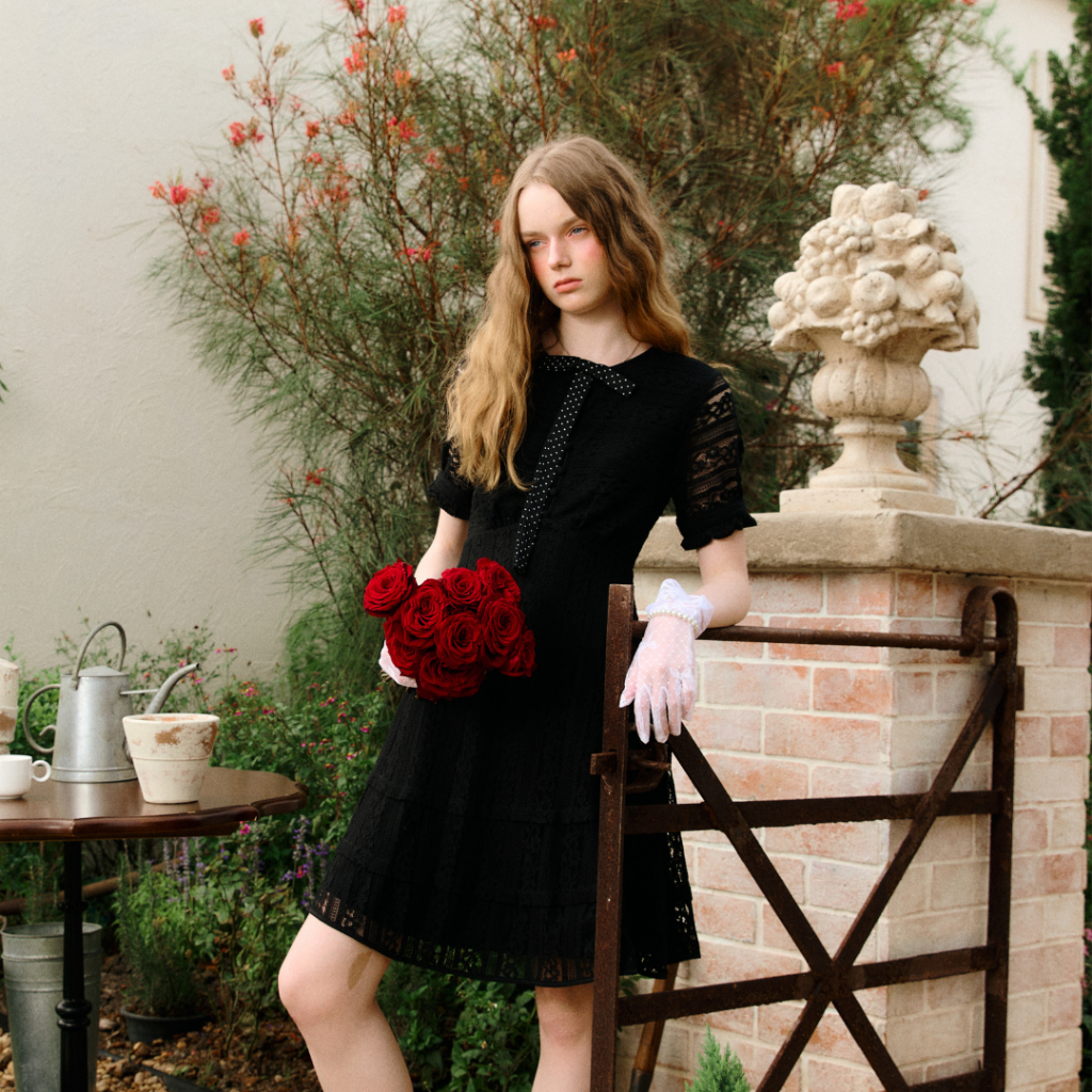 La Mignonne (XS-4XL) Amiry Suffy Dress ชุดเดรสใส่เที่ยว ใส่ทำงาน มีดีเทลล์โบว์ตรงอก งานผ้าใส่สบาย