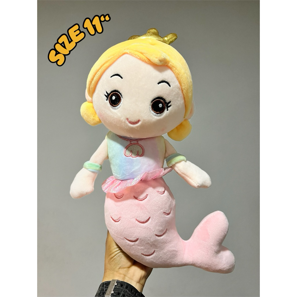 ตุ๊กตางานตู้คีบ ชิ้นงานน่ารัก ขนนุ่ม ขนาด 7-12 นิ้ว มีหลากหลายสีสัน ให้จิ่มกันจ้า