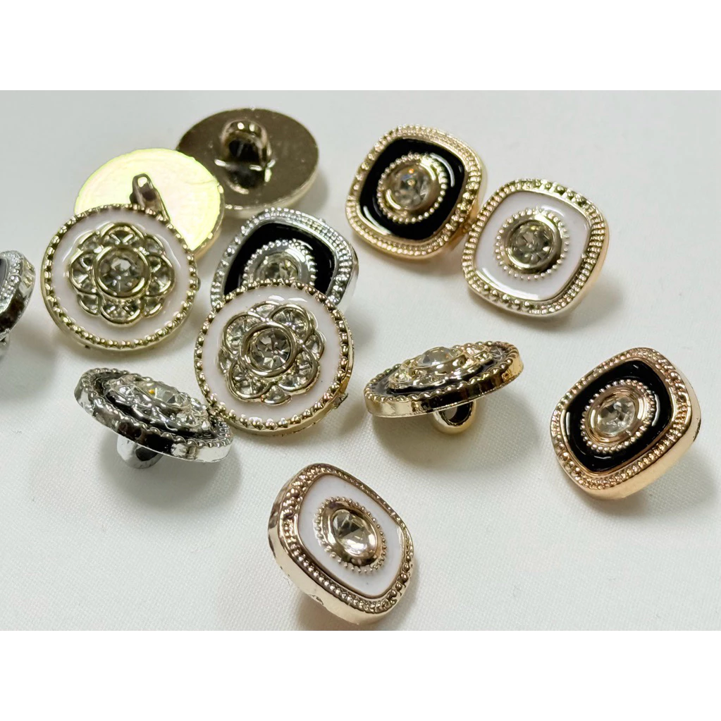 กระดุม กะดุมขอบทอง ขอบเงิน [แพ็ค:6เม็ด] พร้อมส่ง