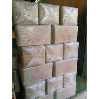 โดนัทจิ๋ว ลั๊กกี้ ดั๊กกี้ ยกลังใน 1 ลังมี 20 ตลับ 1 ตลับมีทั้งหมด 18 ชิ้น