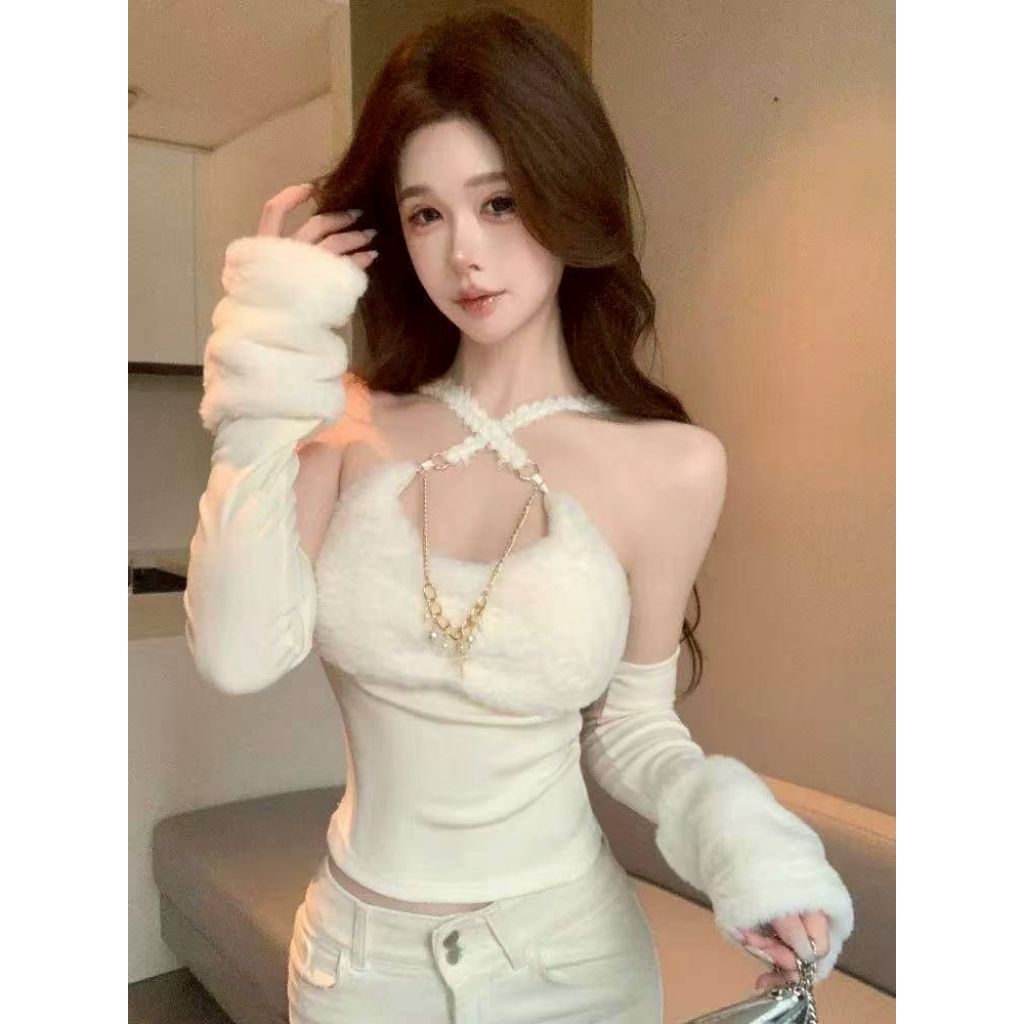 เสื้อ sexy สายเดี่ยว เสื้อสายไขว้ ขนกระต่ายนุ่มมาก มีปลอกแขน มีสร้อยสีทองติดมุก สร้อยสามารถถอดออกได้นะคะ