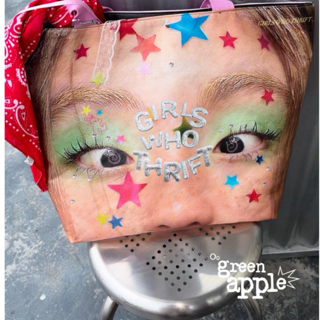 Oogreenapple Cute Puppy Y2K Tote Bag 🐶✨  กระเป๋าโท้ทสไตล์ Y2K ดีไซน์ลายลูกสุนัขสุดน่ารัก จากแบรนด์ Oogreenapple