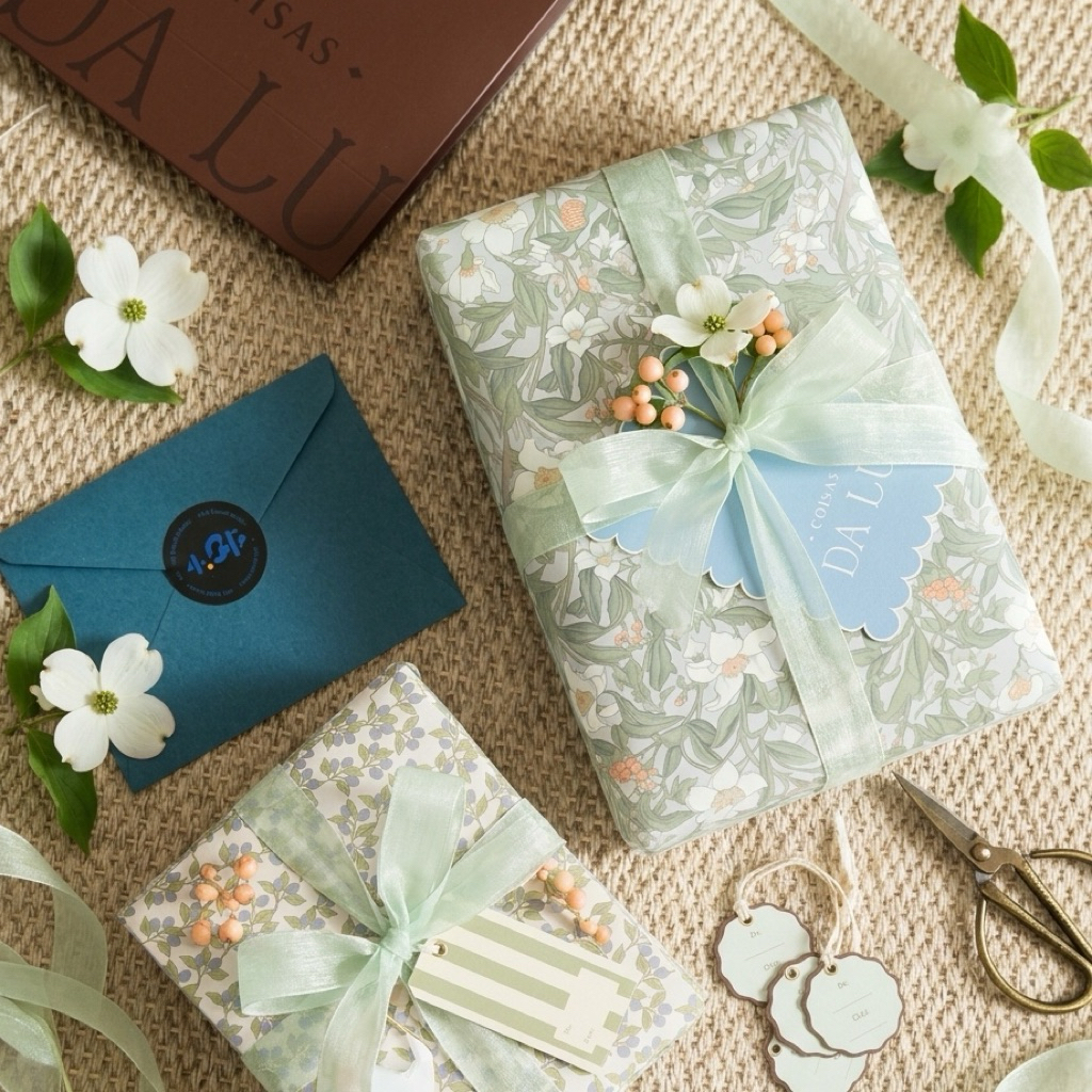 กระดาษห่อของขวัญดอกไม้ 50x70cm Enchanted Floral Forest Wrapping Paper 120gsm Luxury Paper for Wedding & Special Gifts