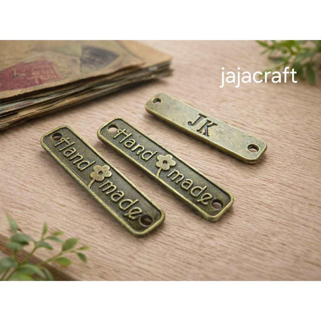 ป๊ายแฮนด์เมดเหลี่ยม Hand made แพ็ค​ 10 ชิ้น ขนาดกว้าง 2.5 cm. สูง 0.5 cm.