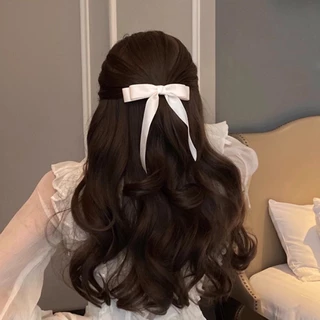 กิ๊บโบว์ปากเป็ดขนาดประมาณ 12 cm ดีไซน์ลุคคุณหนูสุดหวาน น่ารักละมุนเกินต้าน ติดแล้วช่วยเพิ่มเสน่ห์ให้ทรงผมดูโดดเด่นขึ้นที