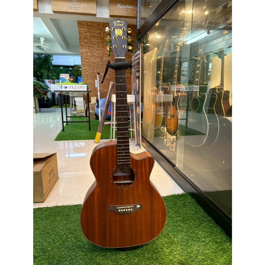 SALE TITUS Guitar กีตาร์ กีต้าร์โปร่ง 41" ไม้โซลิด Mahogany รุ่น TT8 สินค้าตัวโชว์ ใช้งานได้ปกติ ราคาพิเศษ