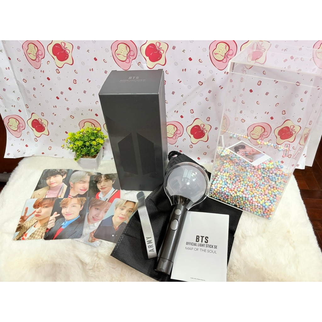แท่งไฟมี่บอม BTS มือสองแท้ ไม่เคยใช้งาน+แถมฟรีกล่องเก็บแท่งไฟ