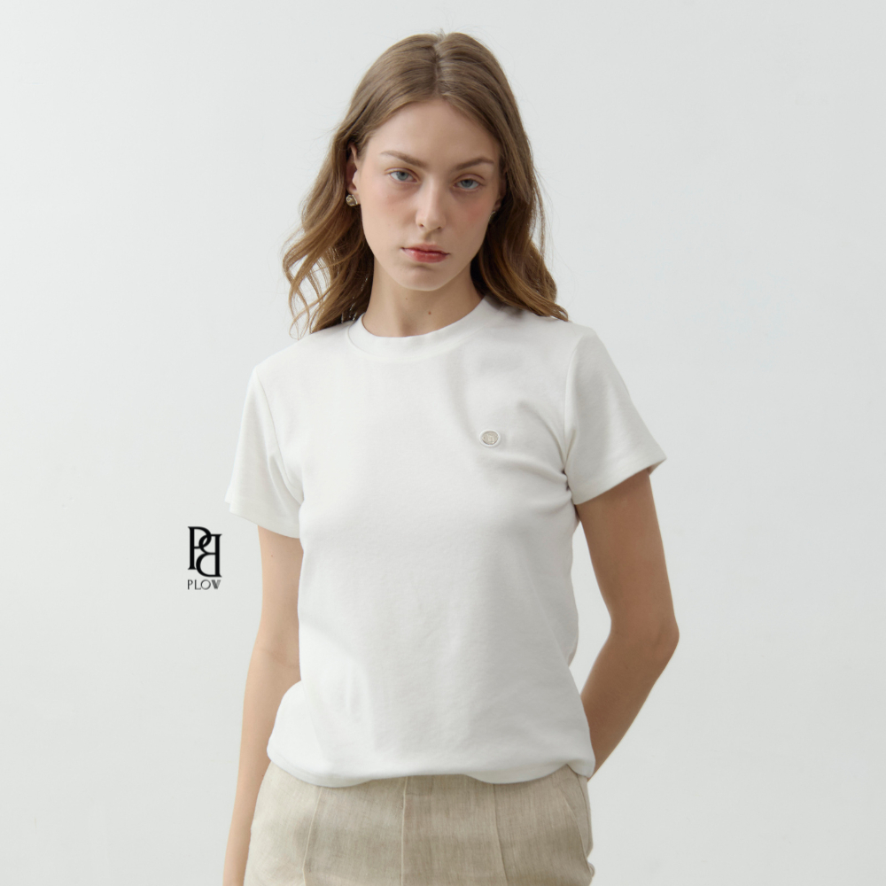 PLOWBRANDS "Creamy pop" T-shirt เสื้อยืดใส่สบาย แขนสั้น อะไหล่โลหะรูปหัวใจเพิ่มลูกเล่นให้มีมิติ  ผ้าทอพิเศษ