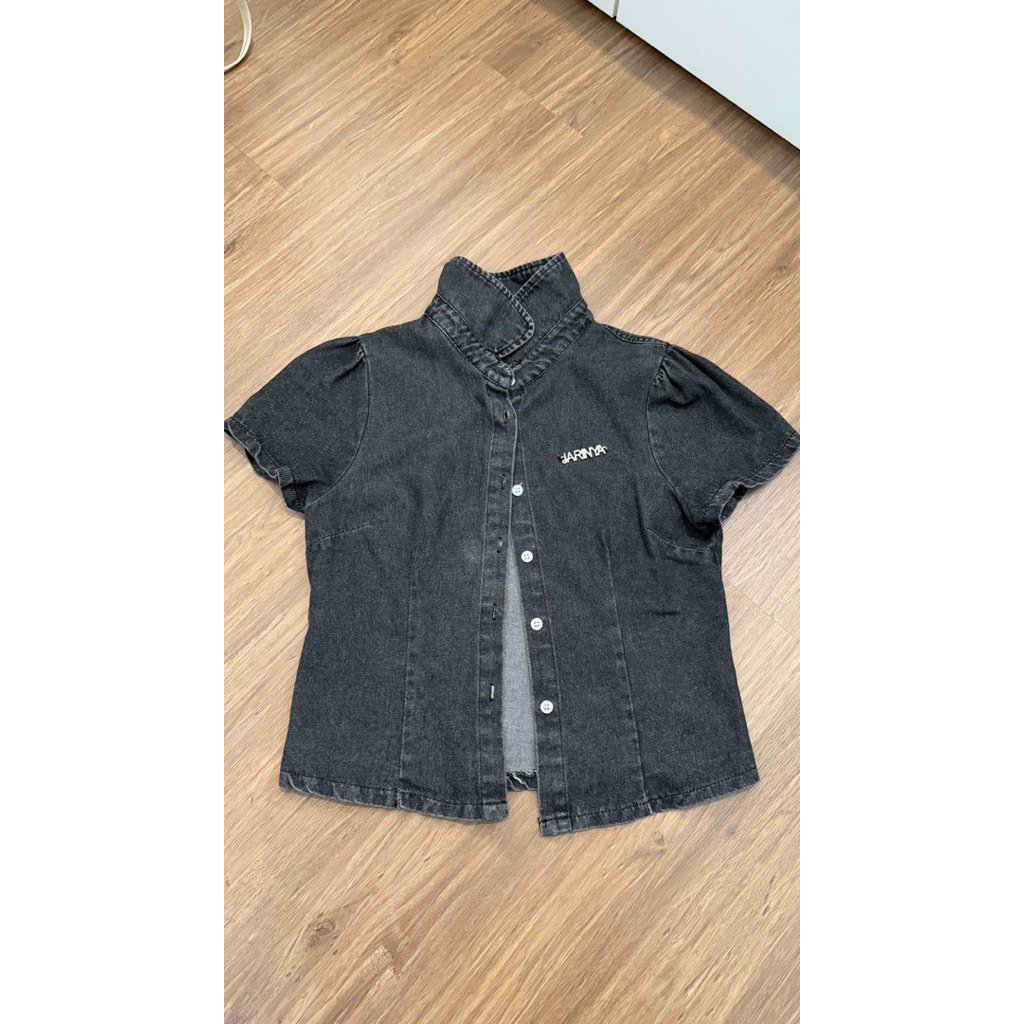 เสื้อยีนส์แขนสั้น JARINYA