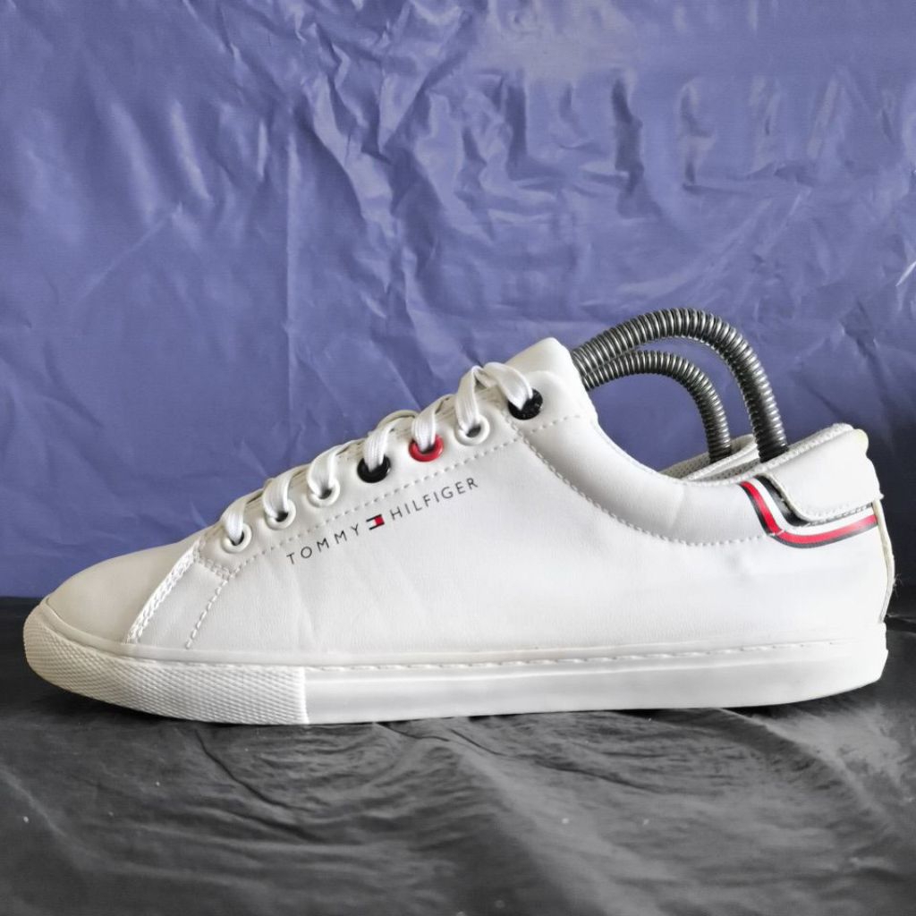 รองเท้า Tommy Hilfiger มือสองของแท้ Size 39/25 cm.