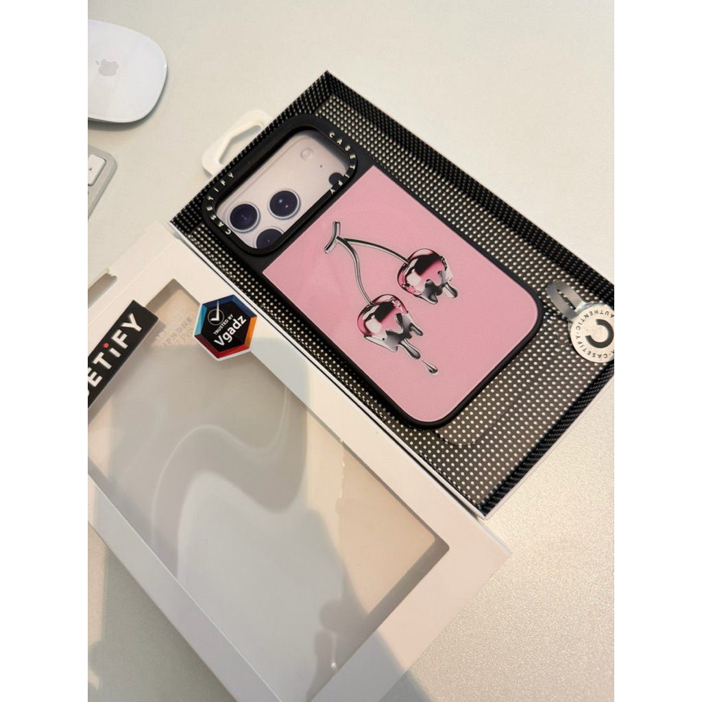 ส่งต่อ : Casetify Glaze Case Chrome Cherry 🍒 🌸iPhone 17 pro
