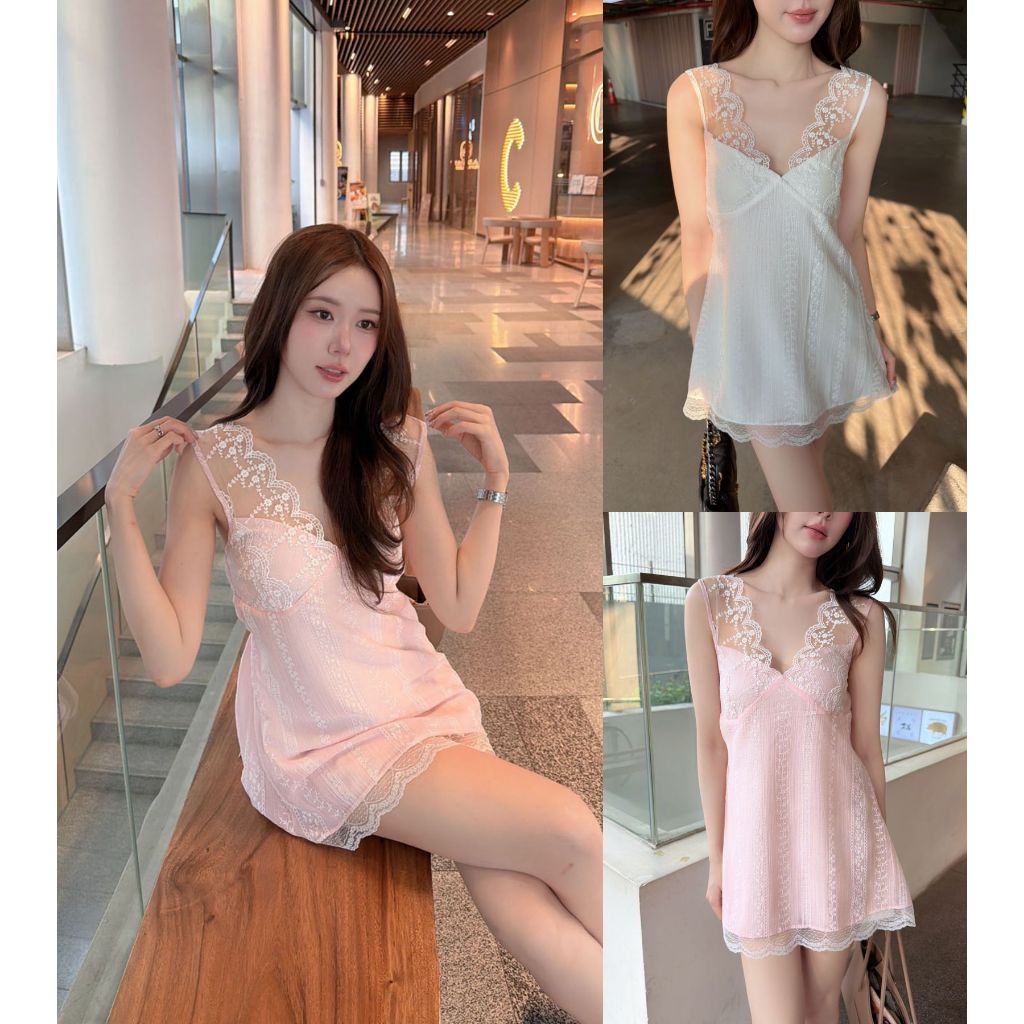 ส่งด่วน🚨 ขาว/ชมพู SLYQ CHARISMA LACE TIE WAIST DRESS เดรสสั้นตัดต่อผ้าลูกไม้ทรงตรงคอวีลึกผูกเอว