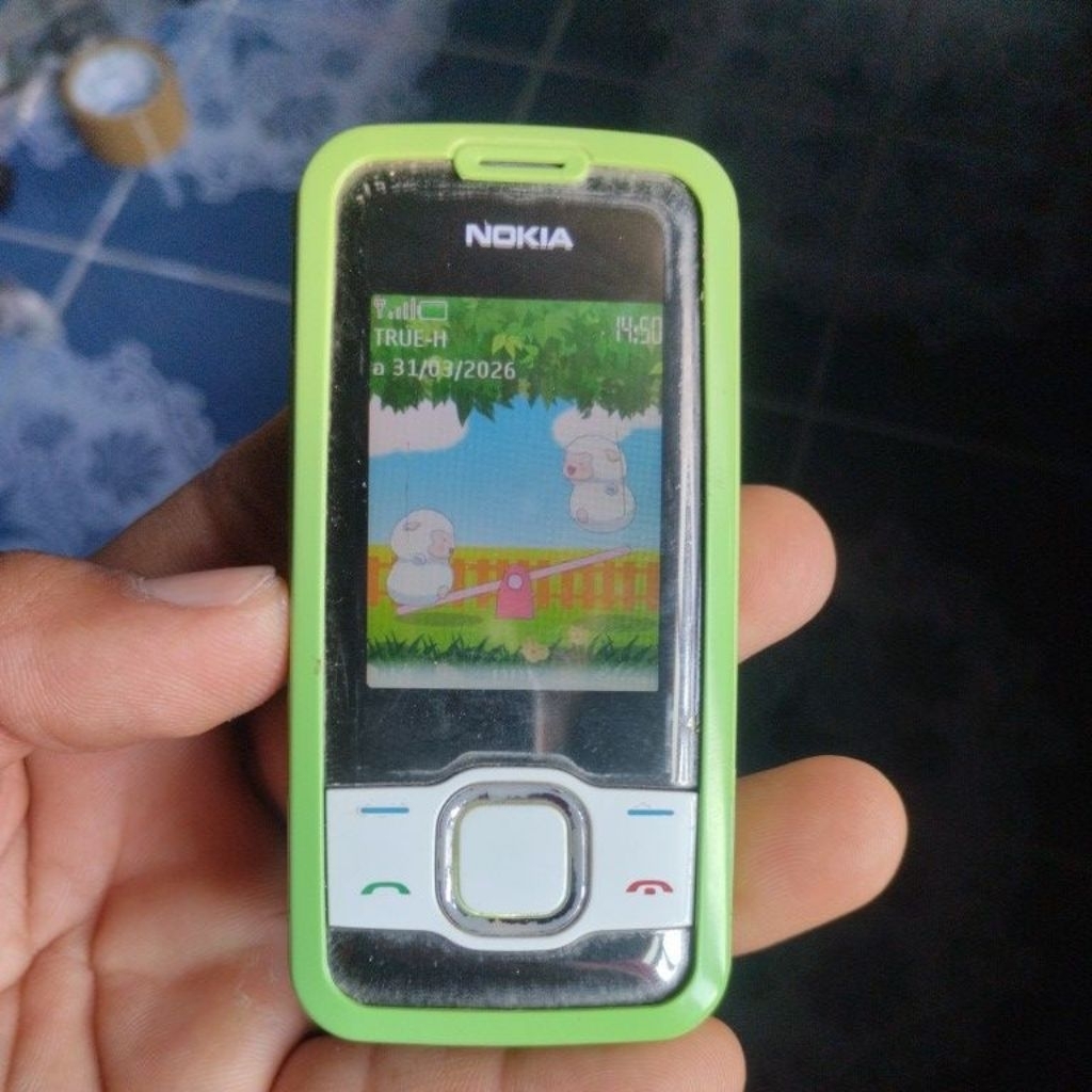 มือถือโนเกีย7610s...
