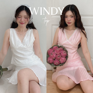 SHOP.POPO-Windy top เสื้อแขนกุดคอวีดีเทลขอบลูกไม้