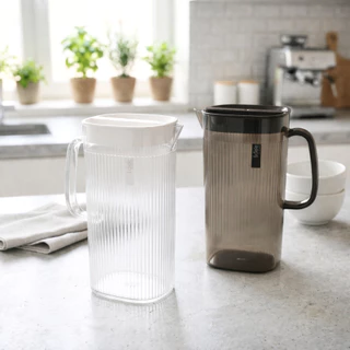 Naikrua เหยือกน้ำพลาสติก ความจุ 1,550 ml. มีฝาปิด ดีไซน์สวยงาม เหยือกน้ำ water pitcher