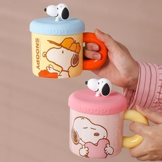 【ของแท้】Snoopy สนูปปี้ แก้วเซรามิก แก้วมัค 360ml มาพร้อมฝาปิดและด้ามจับ ออกแบบน่ารัก เหมาะสำหรับมอบเป็นของขวัญ