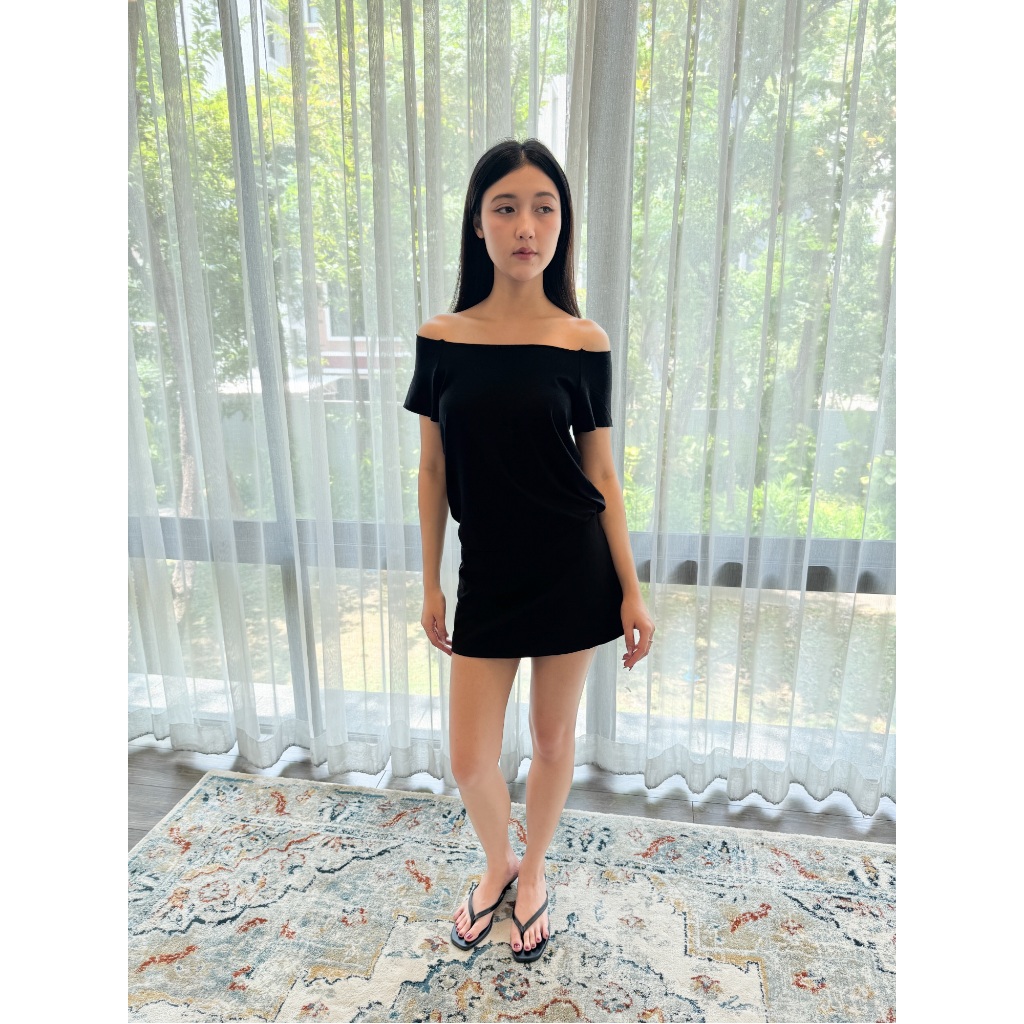 Alma de Mer – Ella Tee (Raw Cut, Off-Shoulder Tee)(เสื้อยืดไหล่ตก สามารถใส่ได้หลายแบบ)