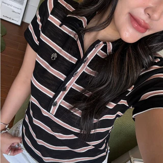 Brooke top เสื้อโปโลแขนสั้นลายทาง แต่งงานอะไหล่ (Size M,L) ผ้าเนื้อเบาใส่สบายระบายอากาศ AOMMKOSHOP - S119