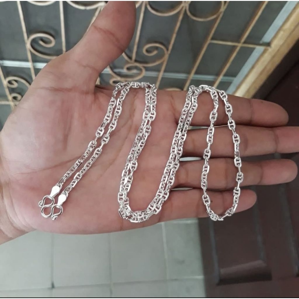 สร้อยคอเงินแท้92.5% ลายโซ่เรือ ขนาด4มิล น้ำหนัก1.2บาท ตะขอสามารถเปลี่ยนได้สอบถามได้ทางแชทครับ